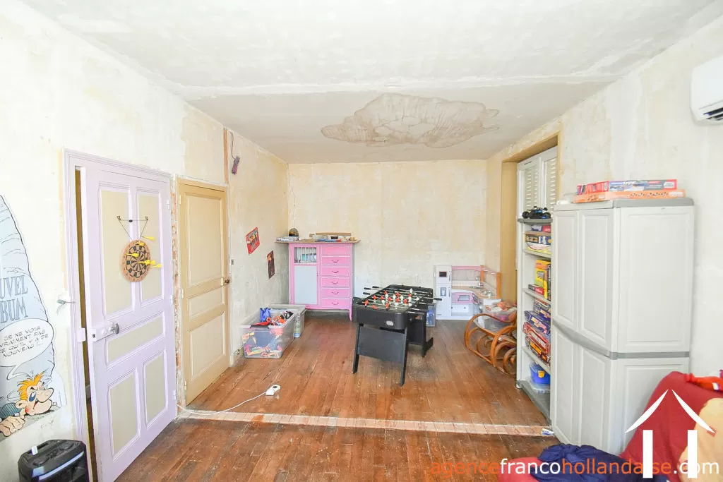 House for sale , Li965 Image - 24