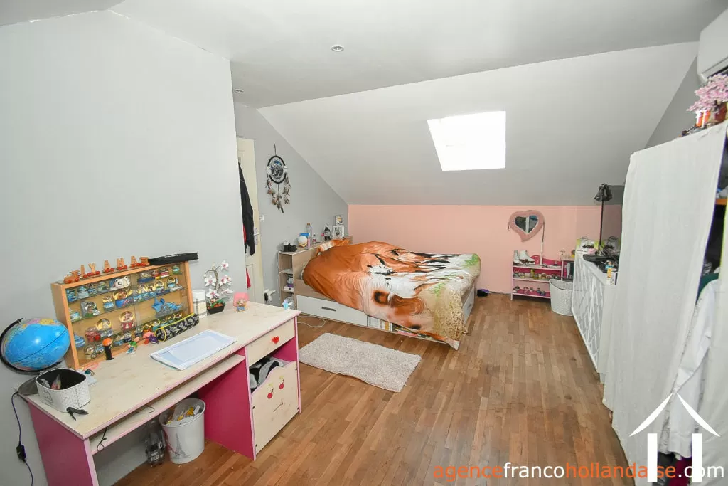 House for sale , Li965 Image - 28