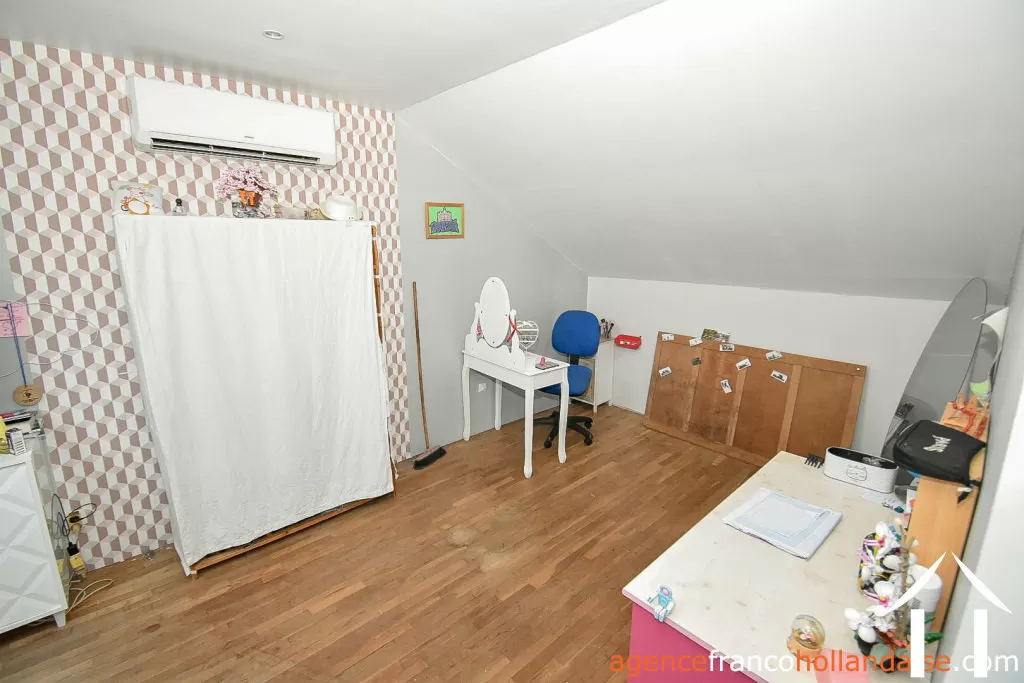 House for sale , Li965 Image - 29