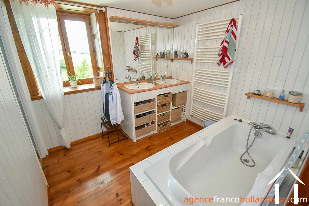 House for sale chateauneuf la foret, limousin, Li990 Image - 28