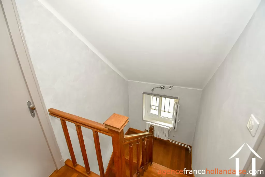 House for sale , Li995 Image - 12