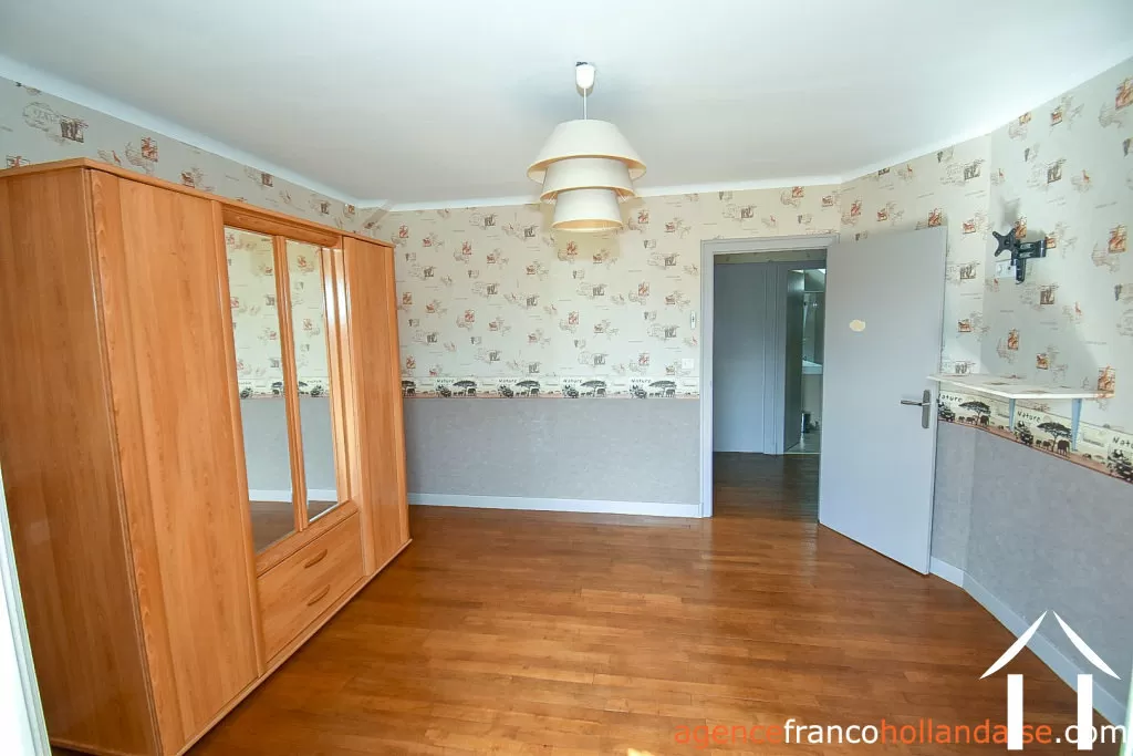 House for sale , Li995 Image - 17