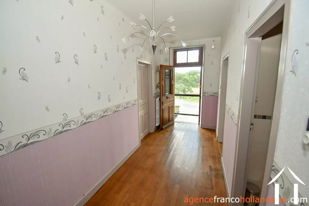 House for sale , Li995 Image - 11