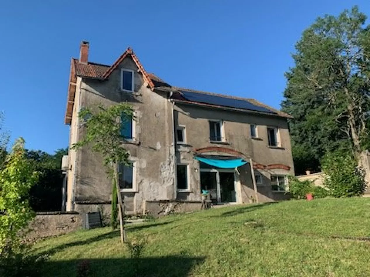 Maison de Maître for sale chatel montagne, auvergne, AP030071025 Image - 2