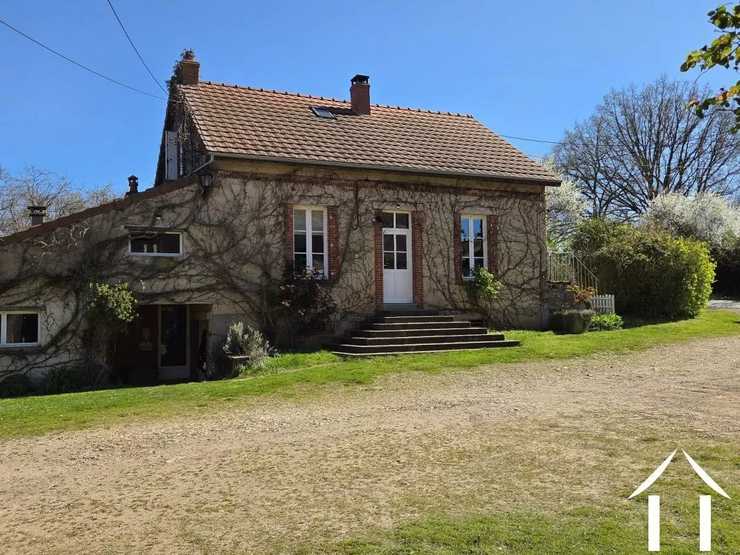 Equestrian farm for sale maillet, auvergne, AP030071080 Image - 1