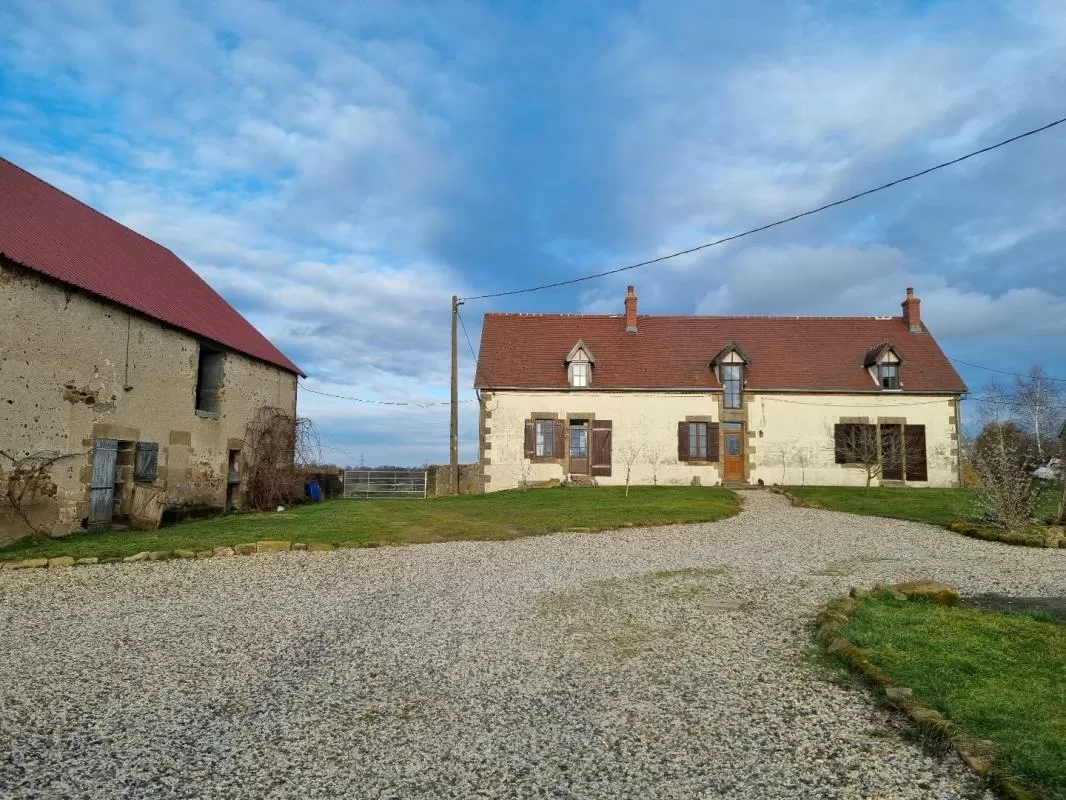 Farmhouse for sale bourbon l archambault, auvergne, AP030071081 Image - 1