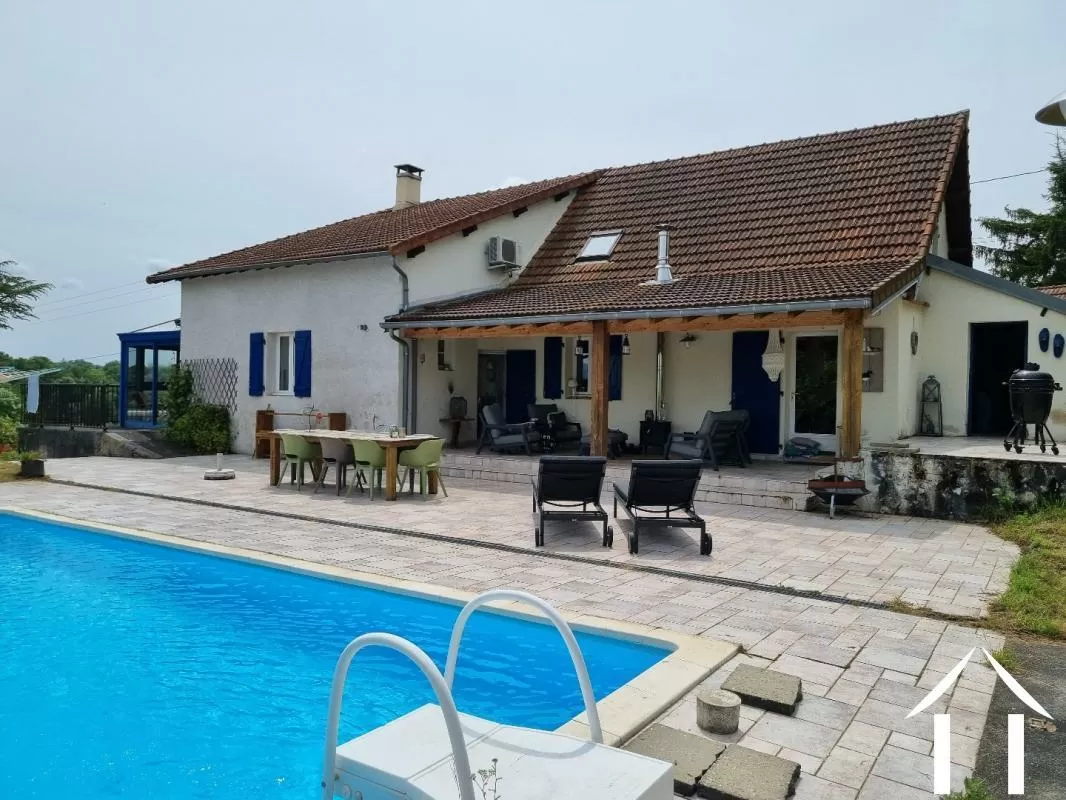 Farmhouse for sale molles, auvergne, AP030071087 Image - 1