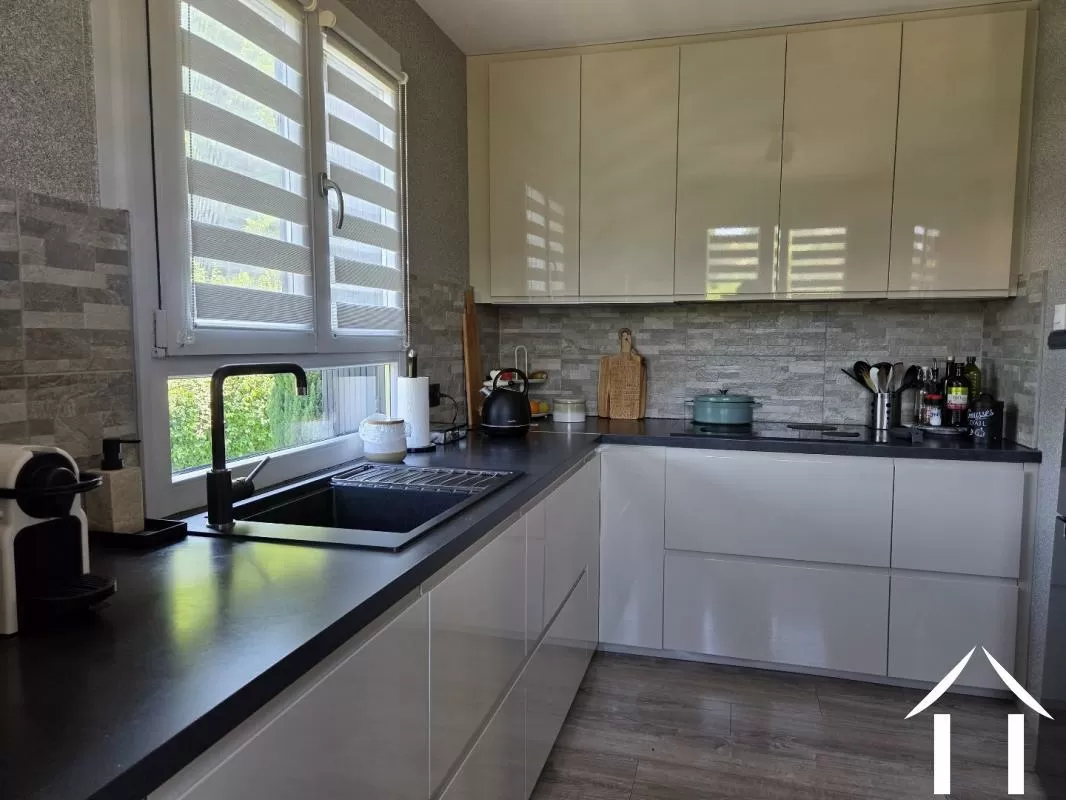 Village house for sale creuzier le vieux, auvergne, AP030071119 Image - 6