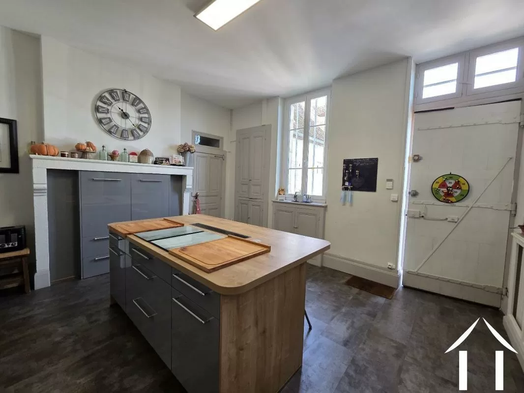 Château for sale saulcet, auvergne, AP030071132 Image - 5