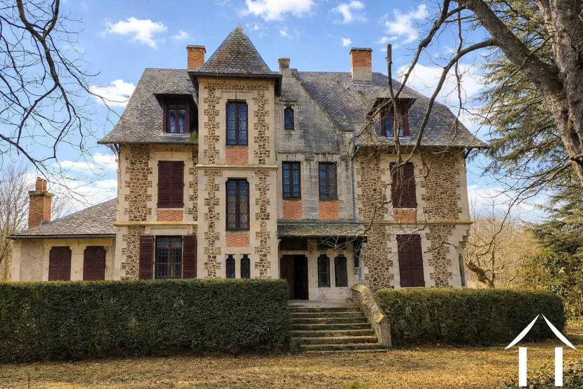 Manor House for sale perrier, auvergne, AP030071152 Image - 1