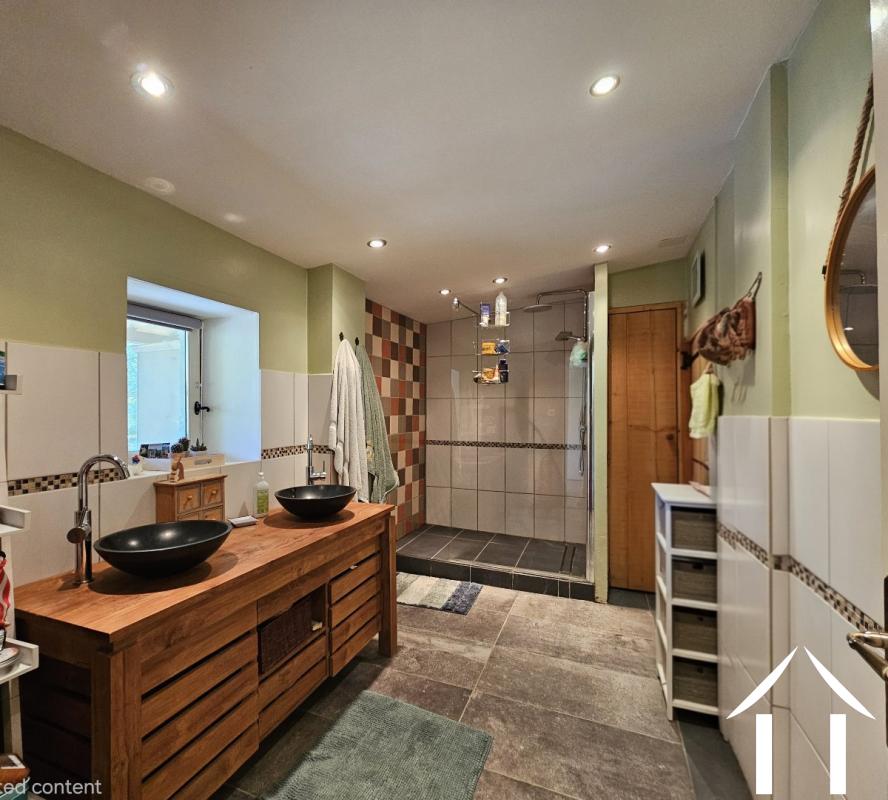 Farmhouse for sale theneuille, auvergne, AP030071166 Image - 4