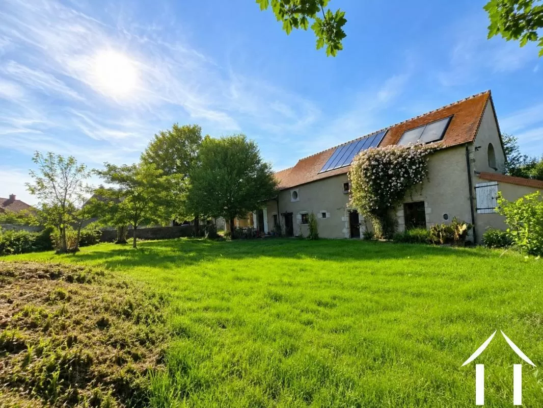 Farmhouse for sale chantelle, auvergne, AP030071179 Image - 1