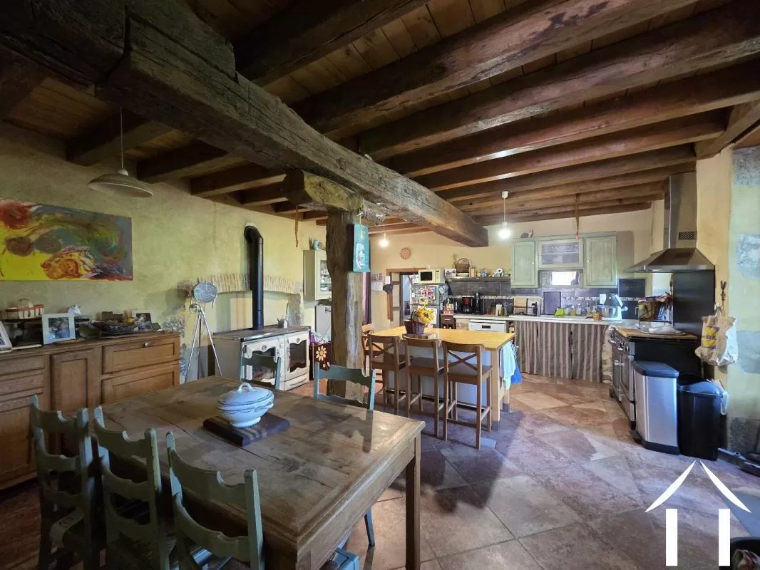 Farmhouse for sale chantelle, auvergne, AP030071179 Image - 2