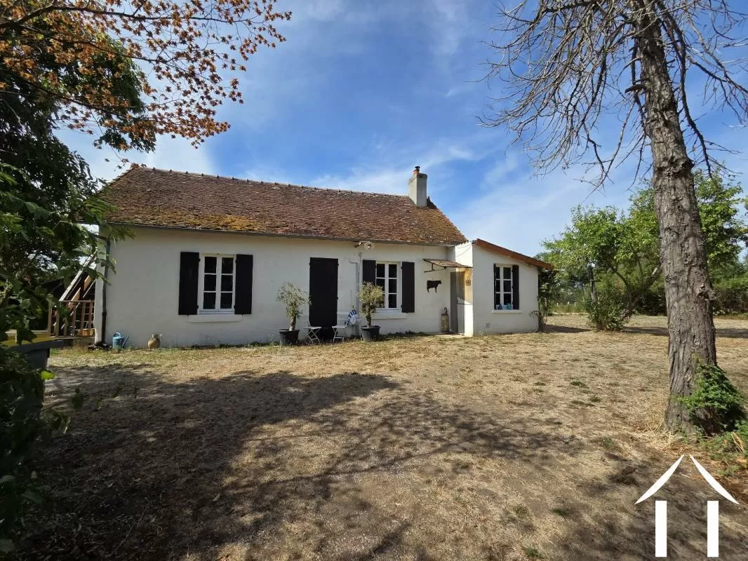 Farmhouse for sale tortezais, auvergne, AP030071198 Image - 2