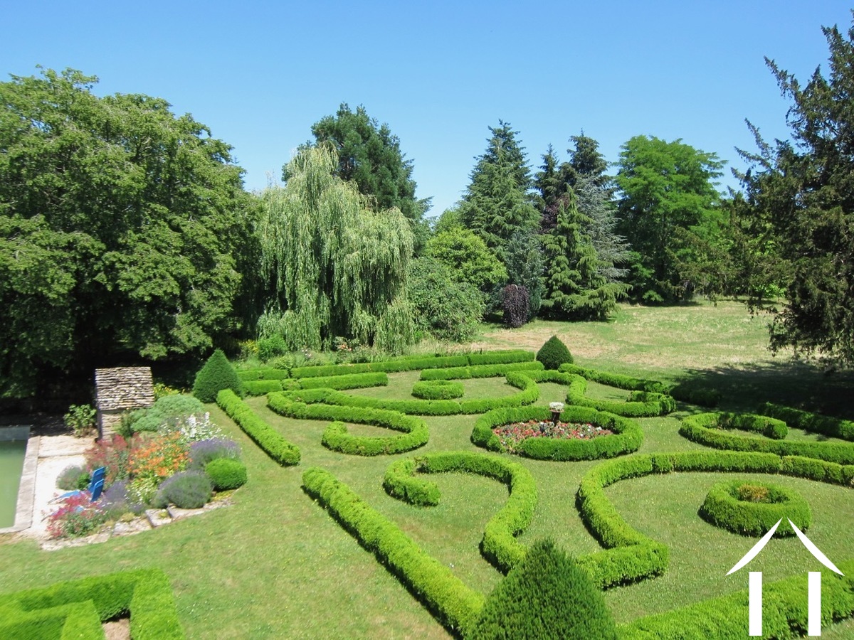 Castle, estate for sale fayl billot, champagneardenne, MB1241H