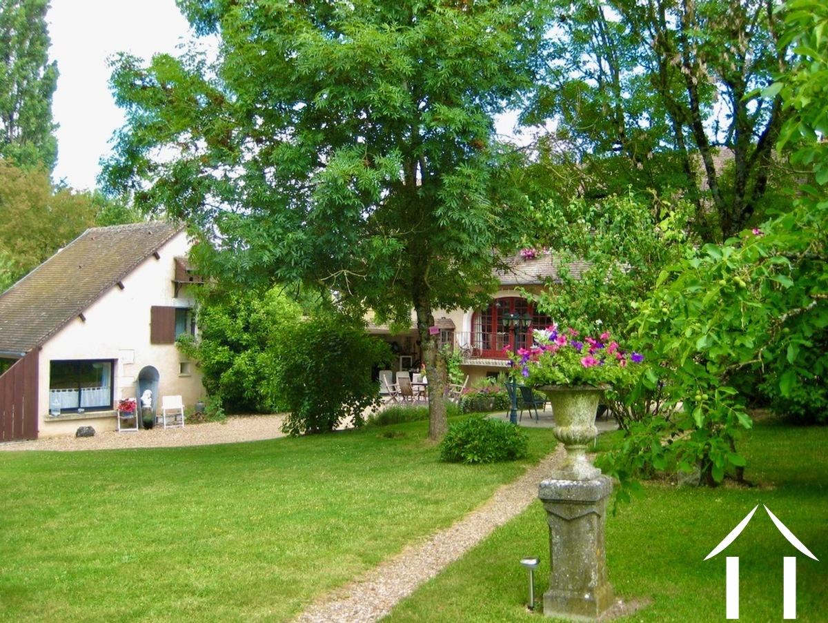 House with guest house for sale bouhy, burgundy, LB5078N
