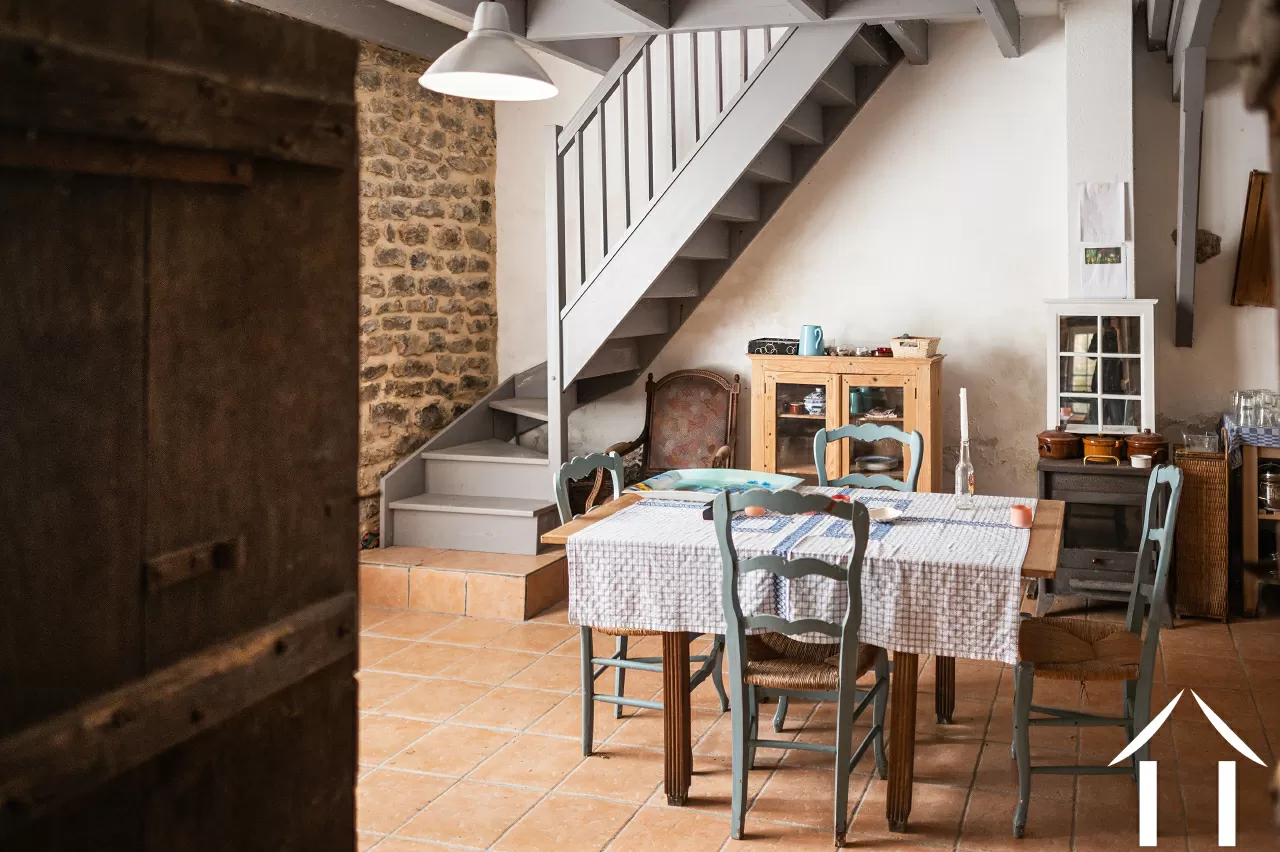 escalier vers le premier étage, pour salon