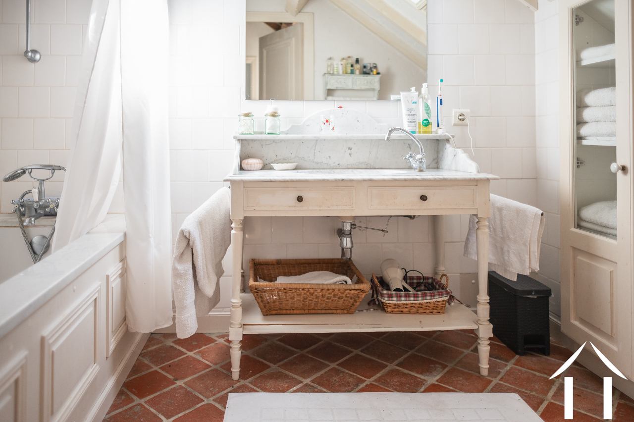 salle de bain au premier étage