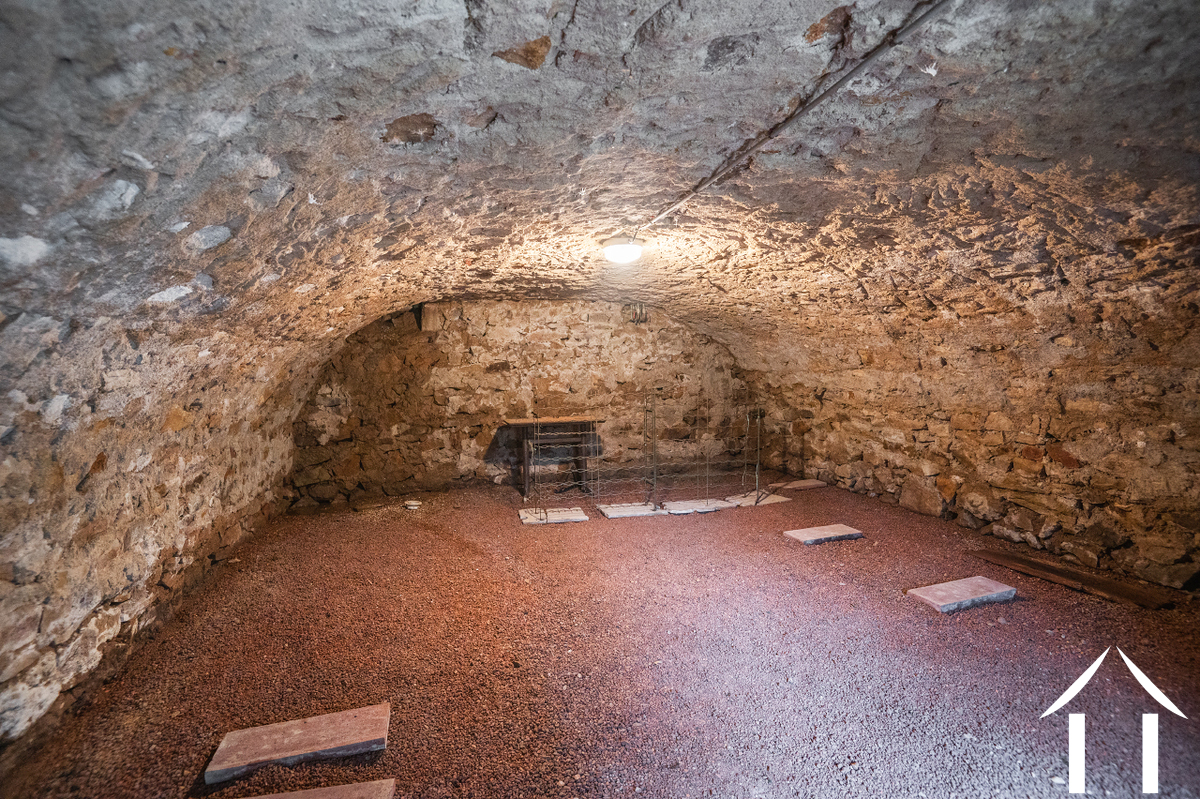 Character house for sale sully, burgundy, PM5399D