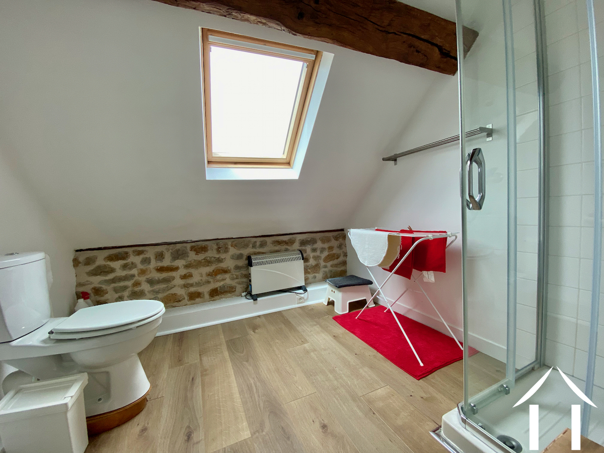 2ème niveau, la salle d'eau-wc