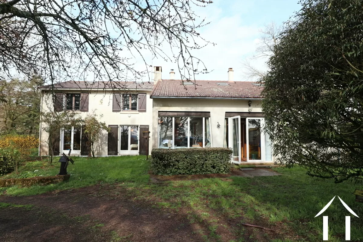 House for sale mhere, burgundy, CVH5514M Image - 1