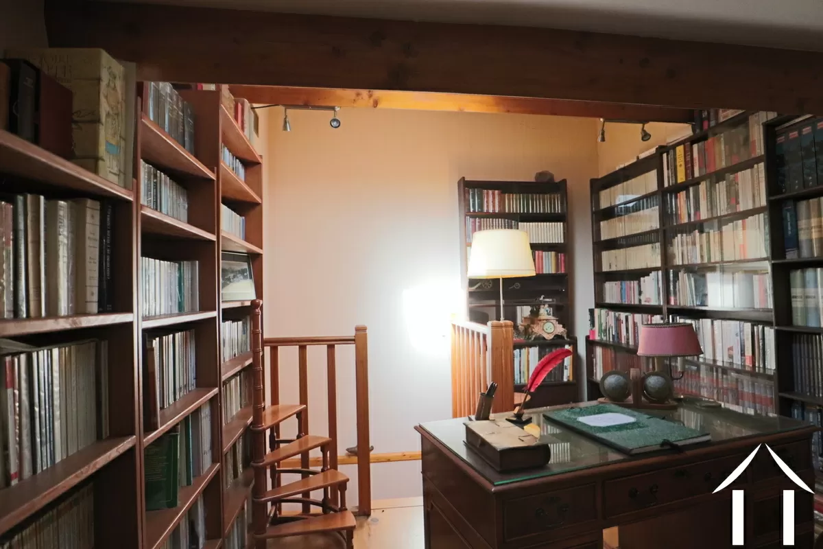 House for sale mhere, burgundy, CVH5514M Image - 18