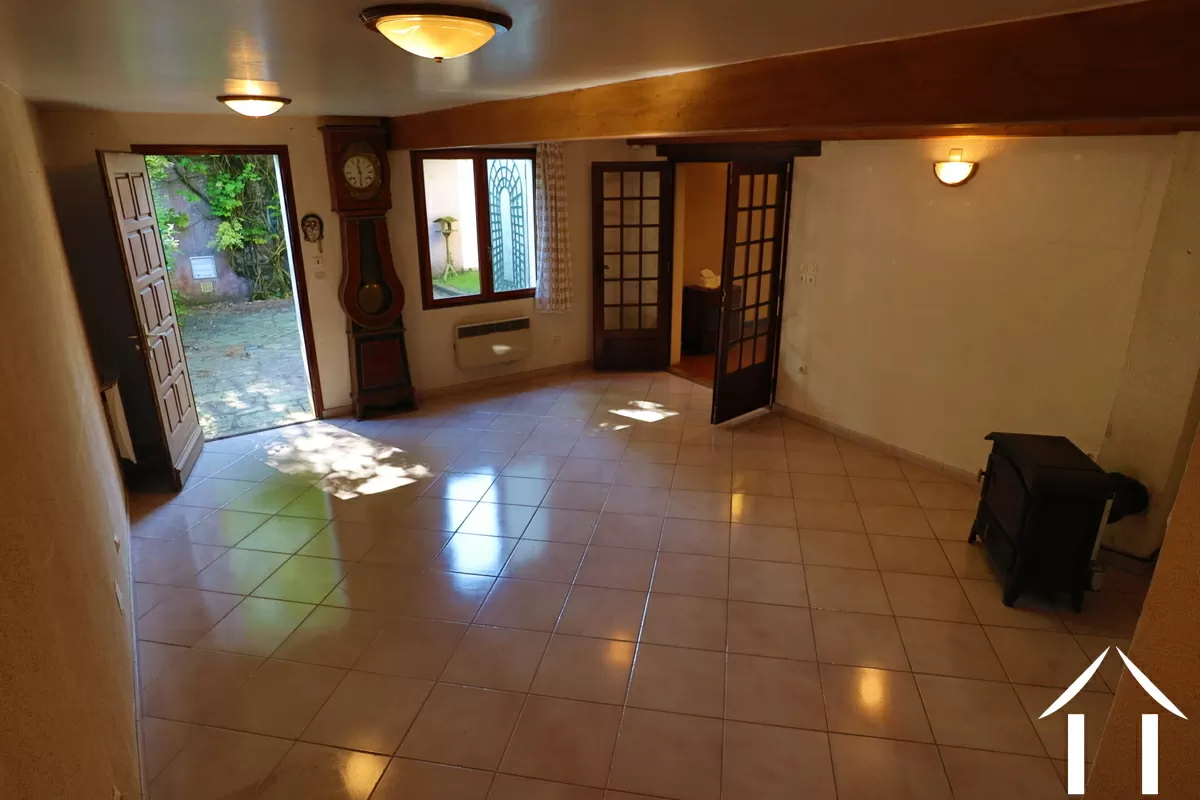 House for sale mhere, burgundy, CVH5514M Image - 40