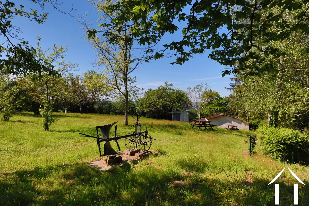 House for sale mhere, burgundy, CVH5514M Image - 8