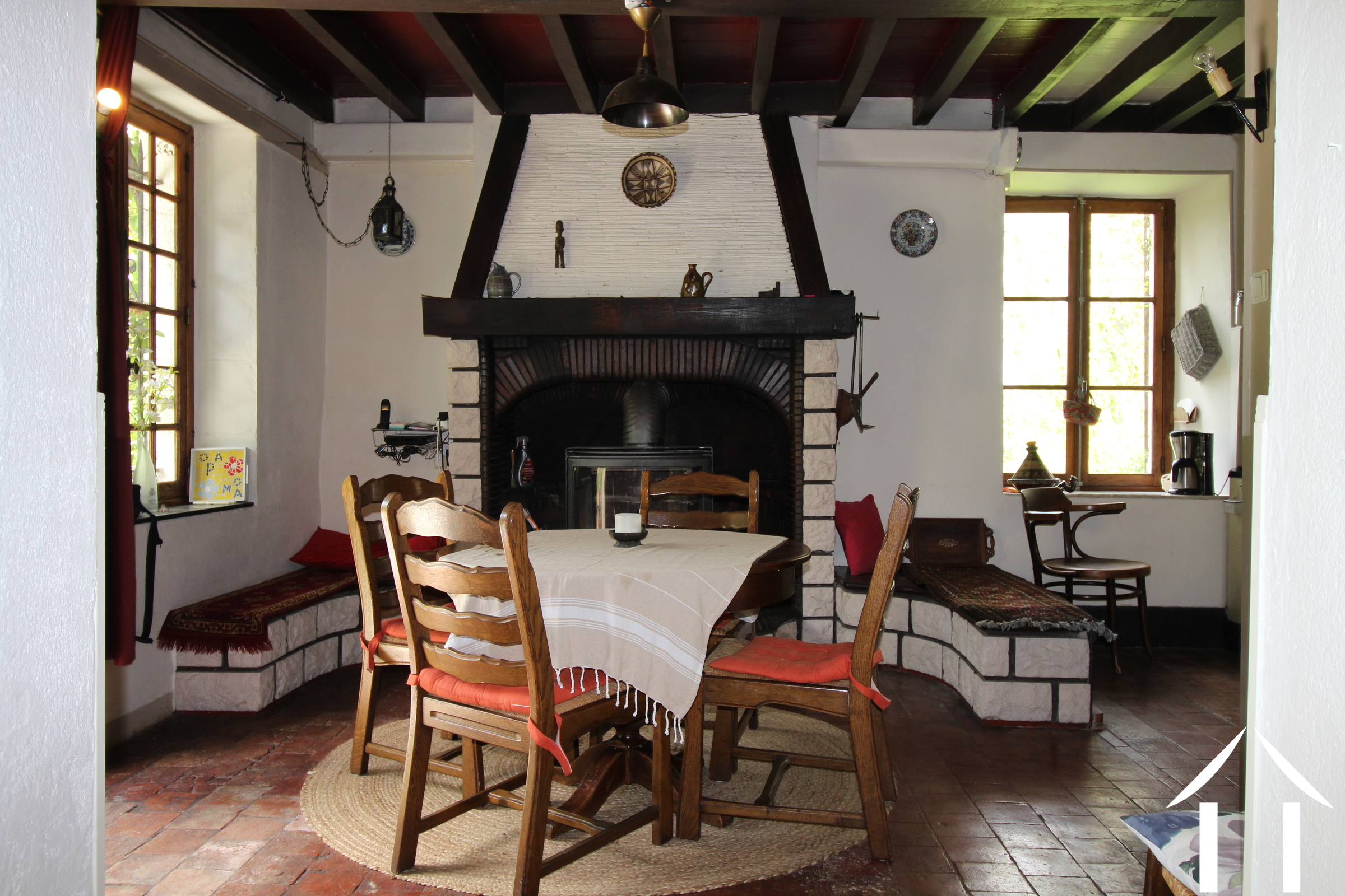 House for sale colmery, burgundy, LB5535N Image - 3