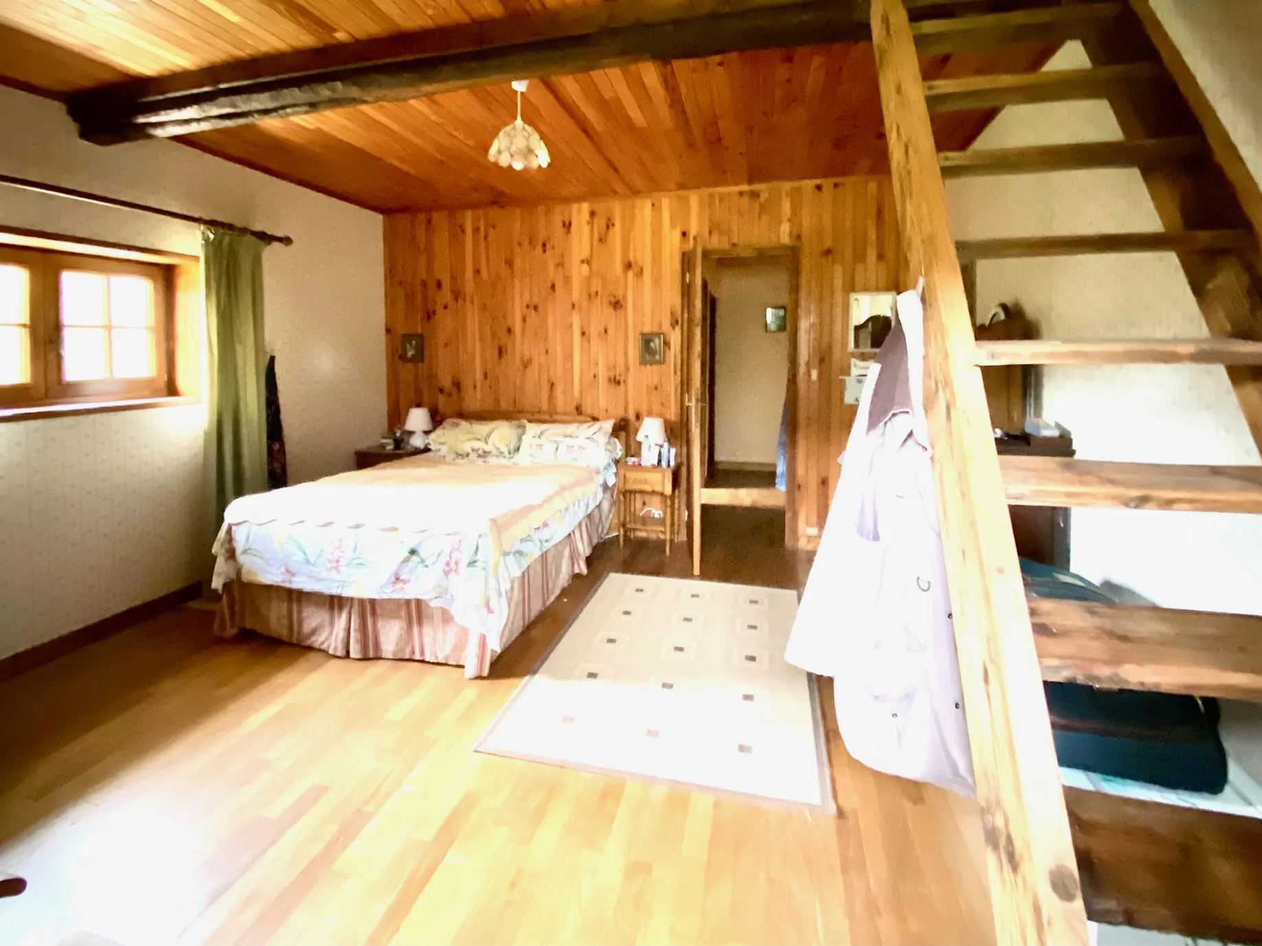 1st floor, master bedroom