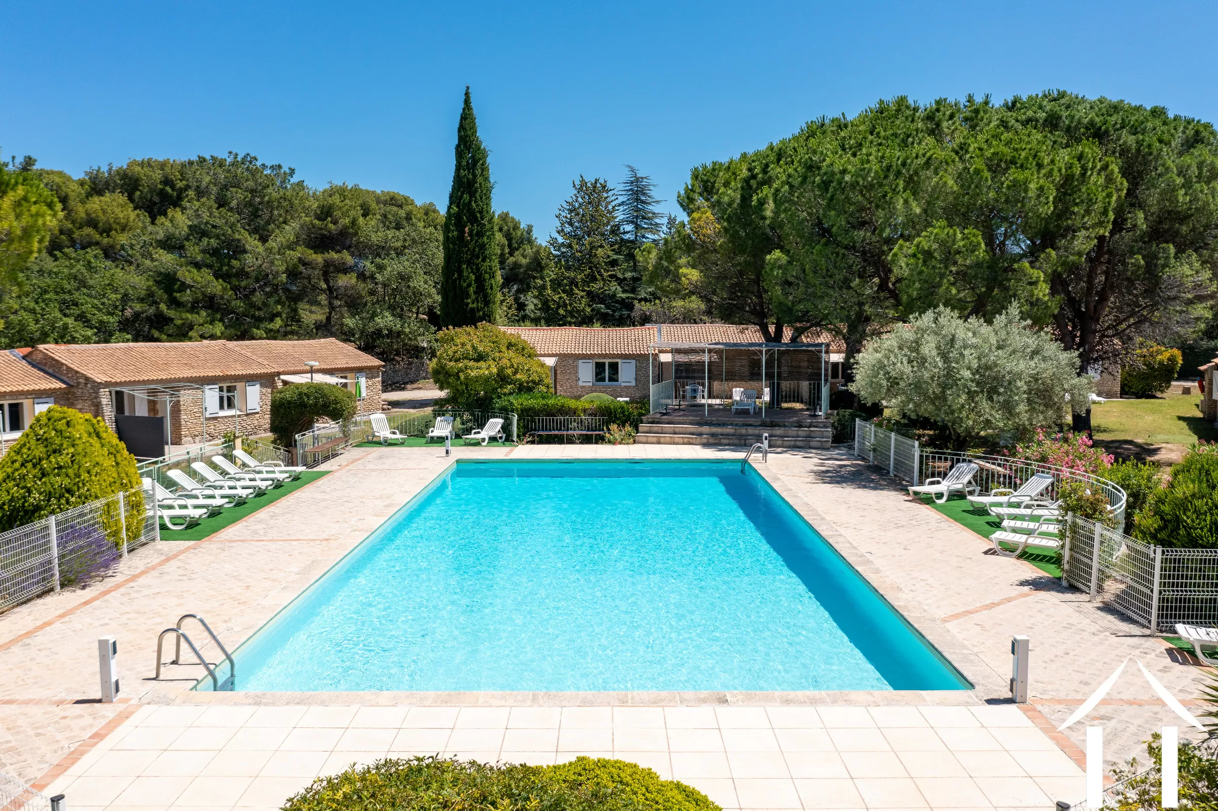 House for sale pernes les fontaines, provence-cote-d'azur, 2517B Image - 6