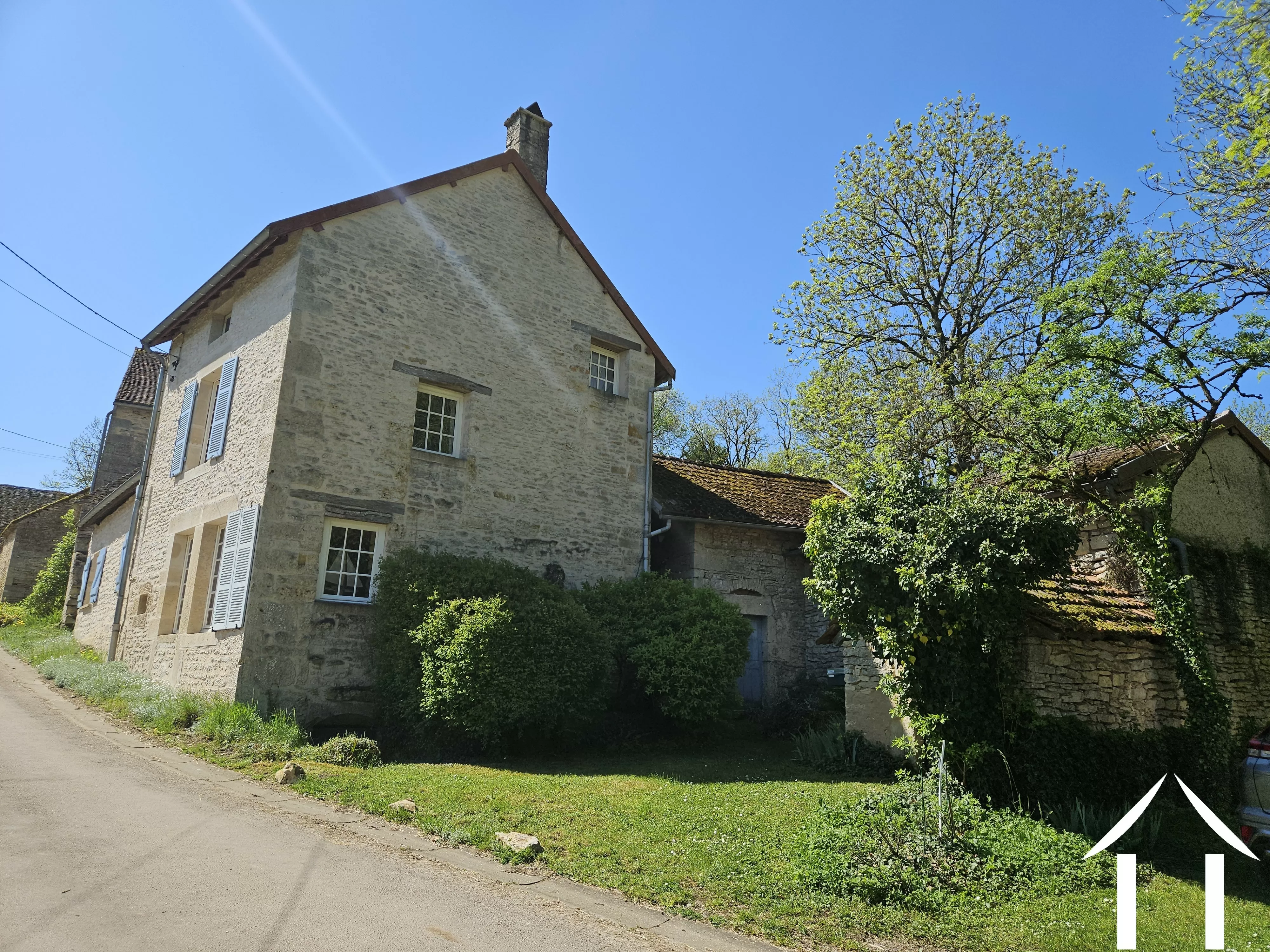 House for sale blessey, burgundy, RT5594P Image - 16