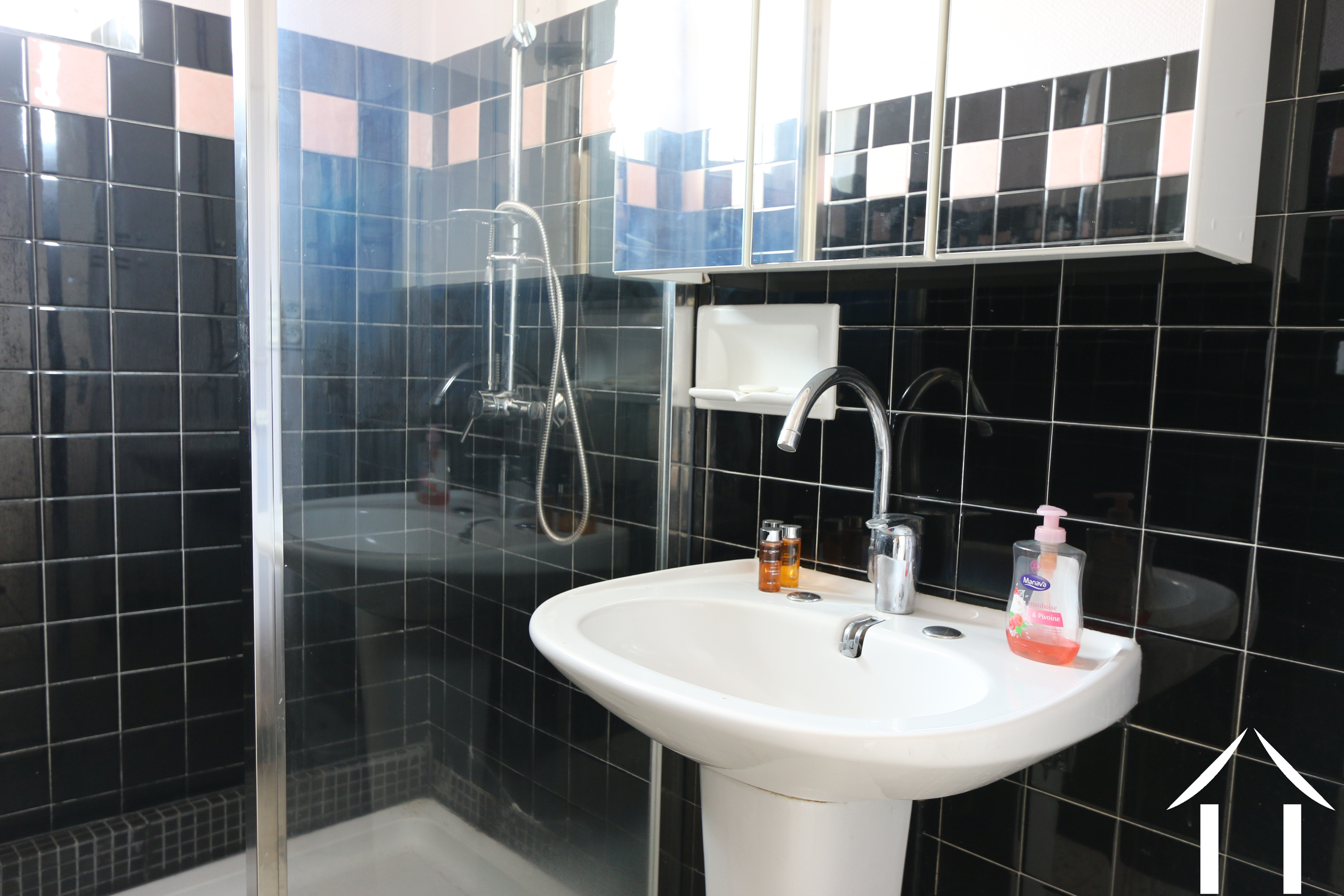 House 1: Shower room