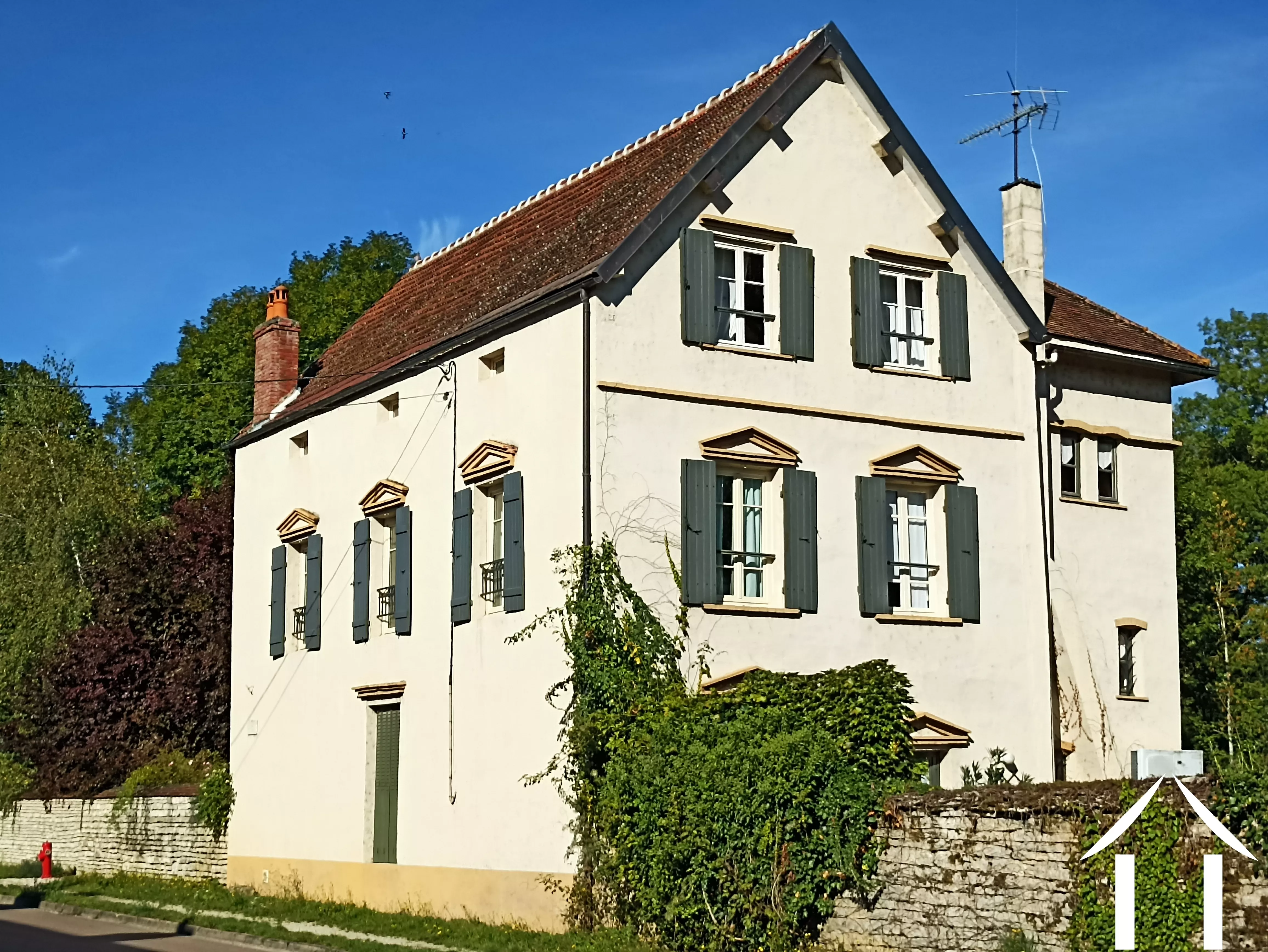 House for sale noyers, burgundy, BH5622H Image - 2