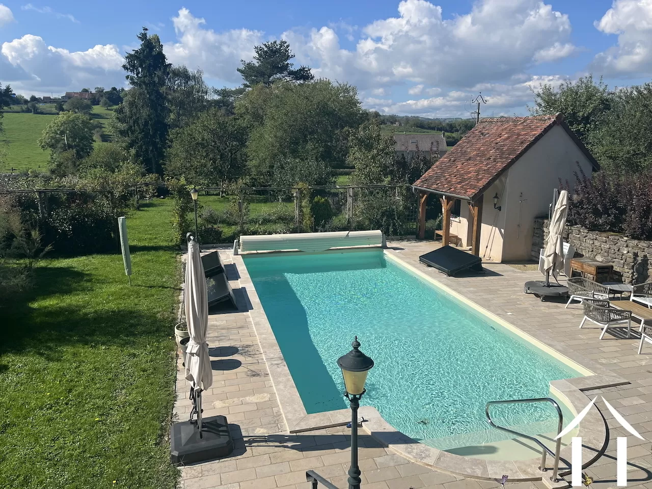 House for sale couches, burgundy, BH5647D Image - 2