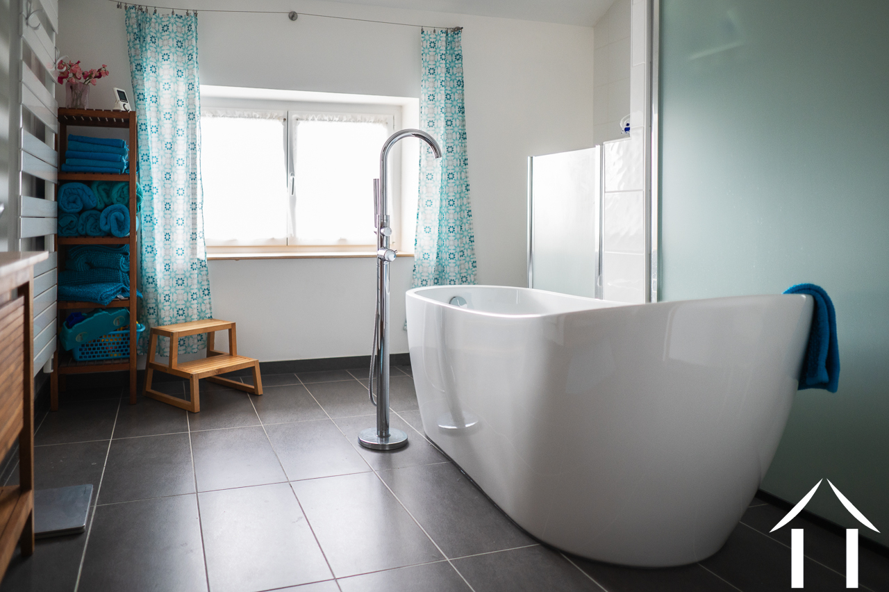 House for sale couches, burgundy, perreuil Image - 11