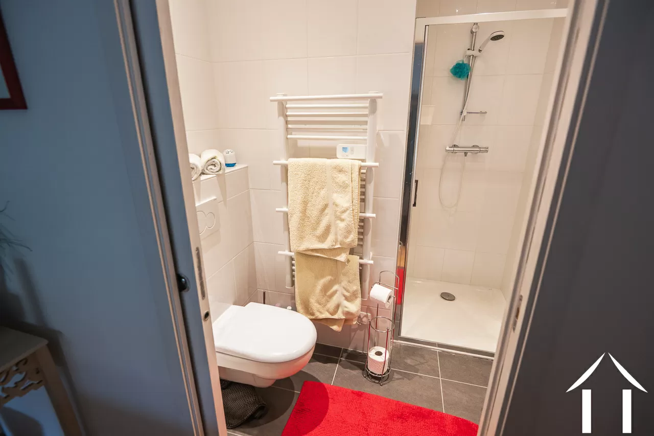 House for sale couches, burgundy, BH5647D Image - 13