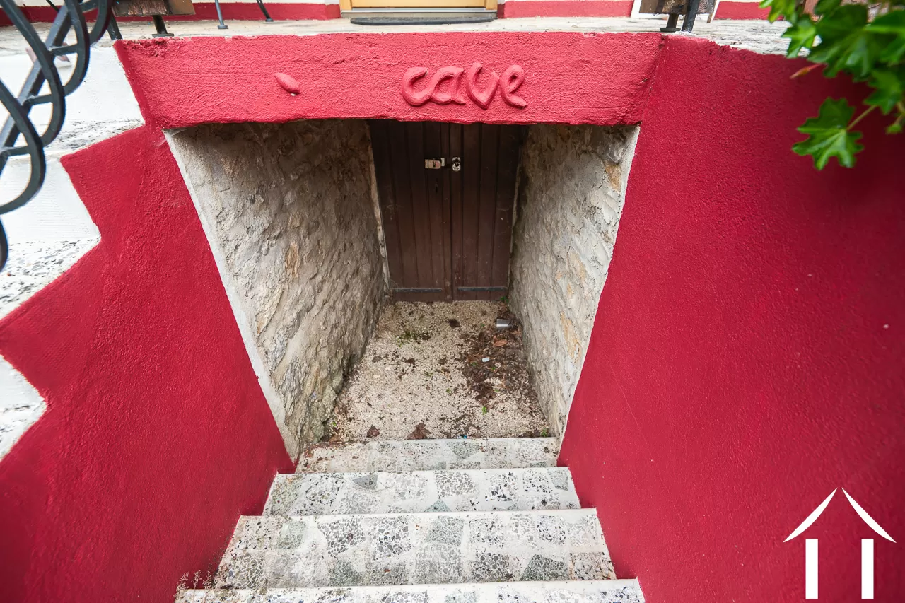 House for sale couches, burgundy, BH5647D Image - 33