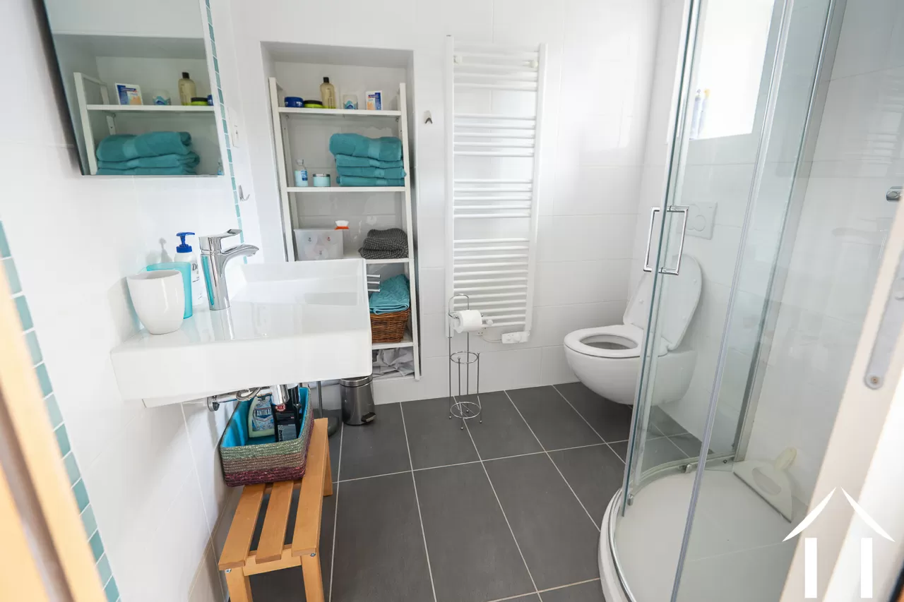 House for sale couches, burgundy, BH5647D Image - 28