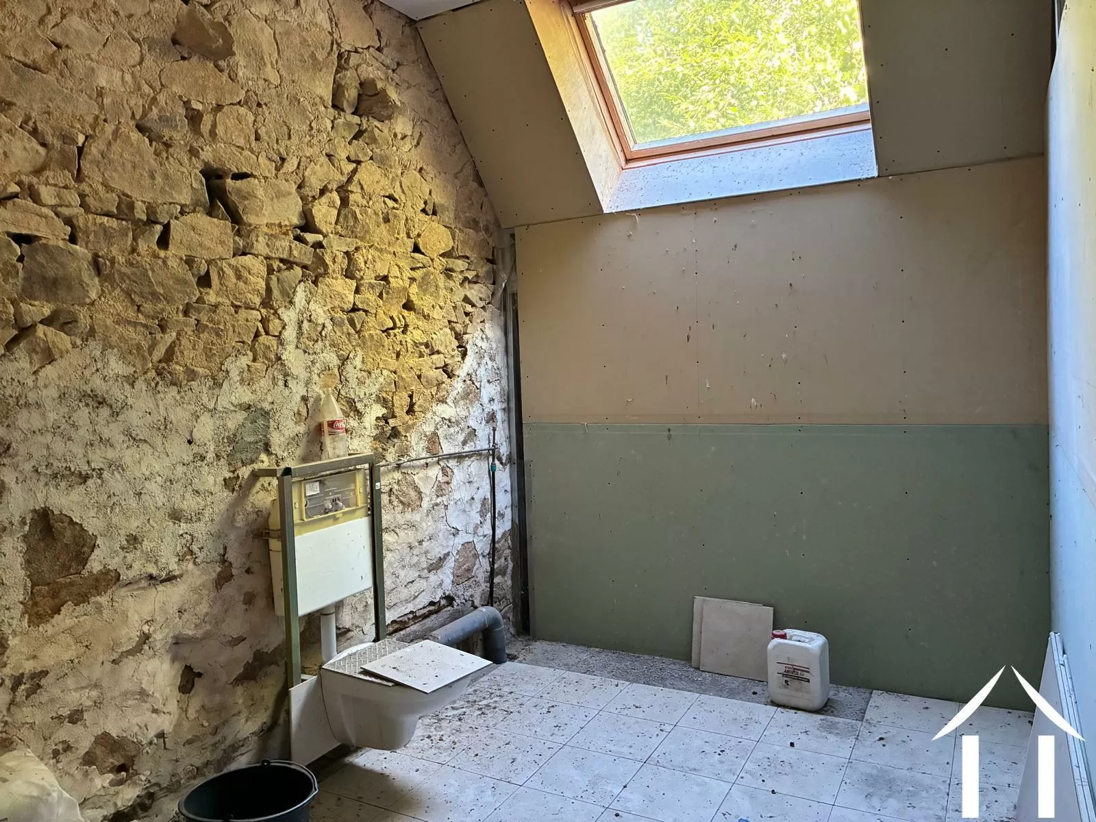 House for sale anost, burgundy, cvh5633 Image - 5