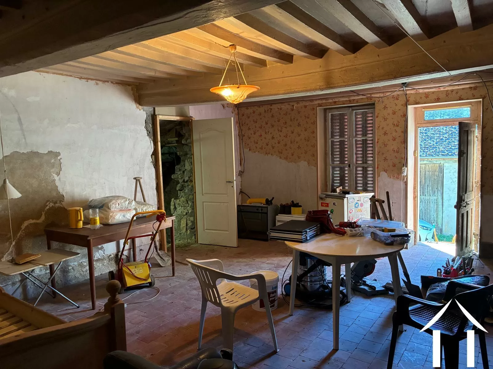 House for sale anost, burgundy, cvh5633 Image - 3