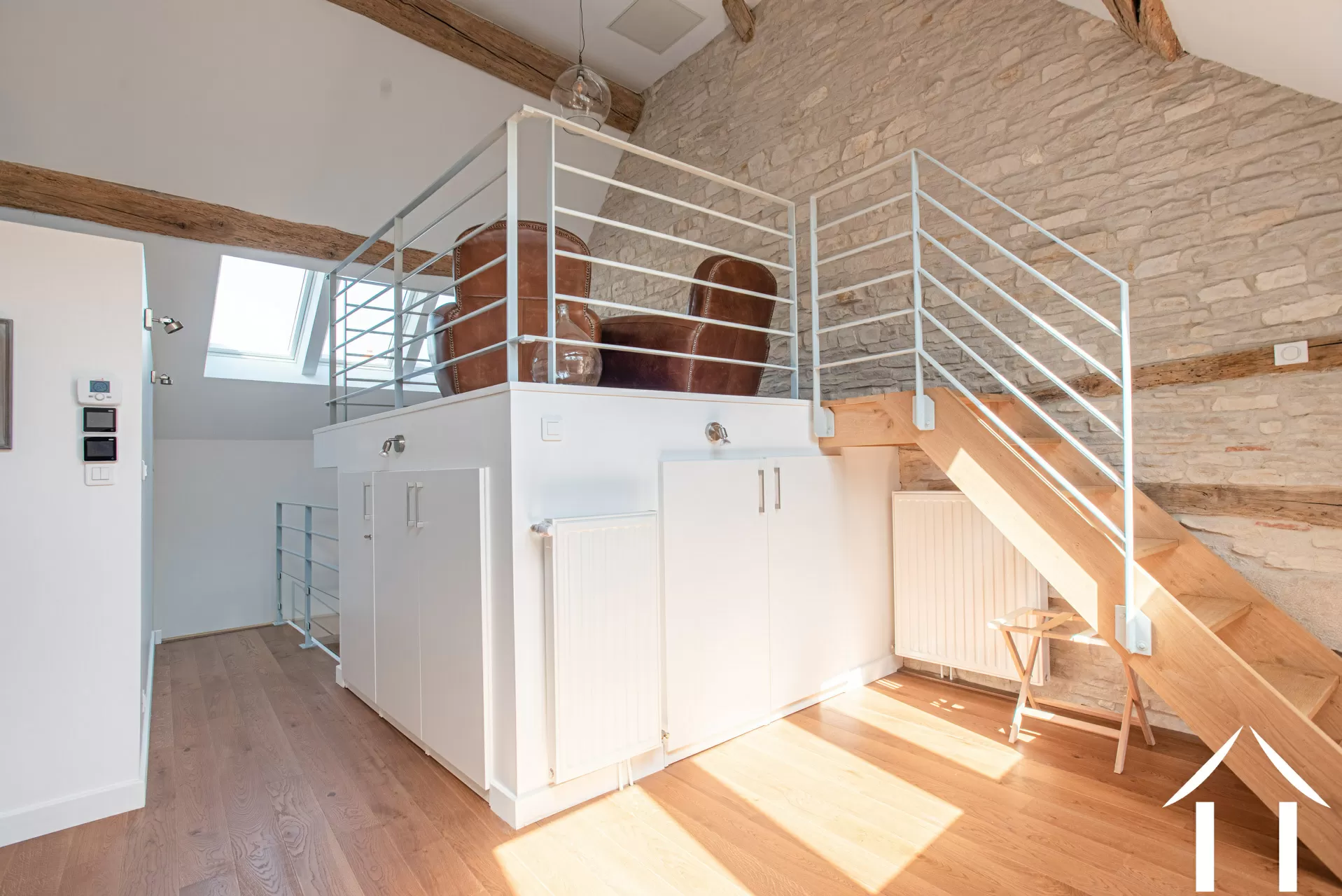 Private elevated salon to view the vineyards