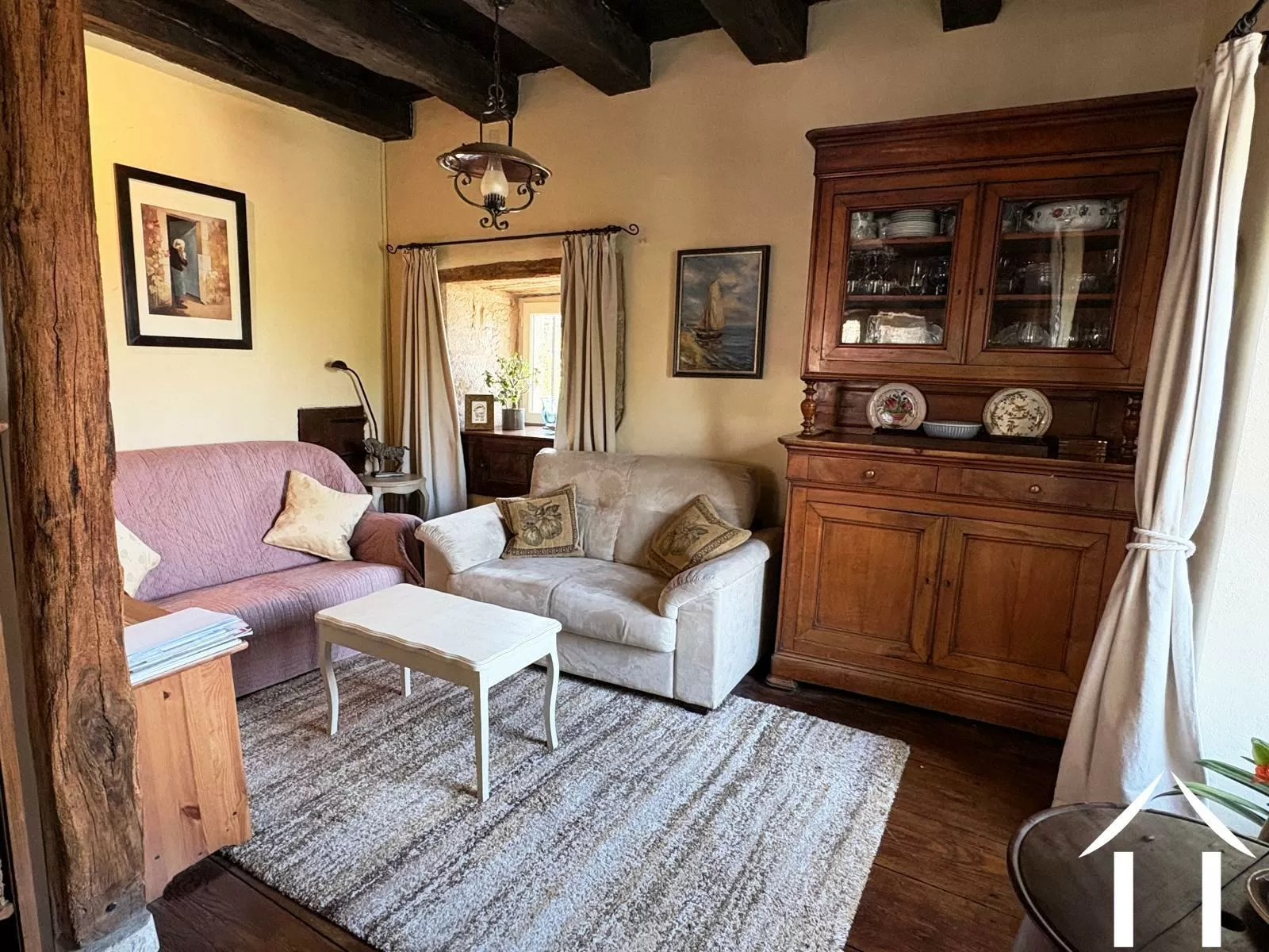 Cosy sitting room with access to the garden