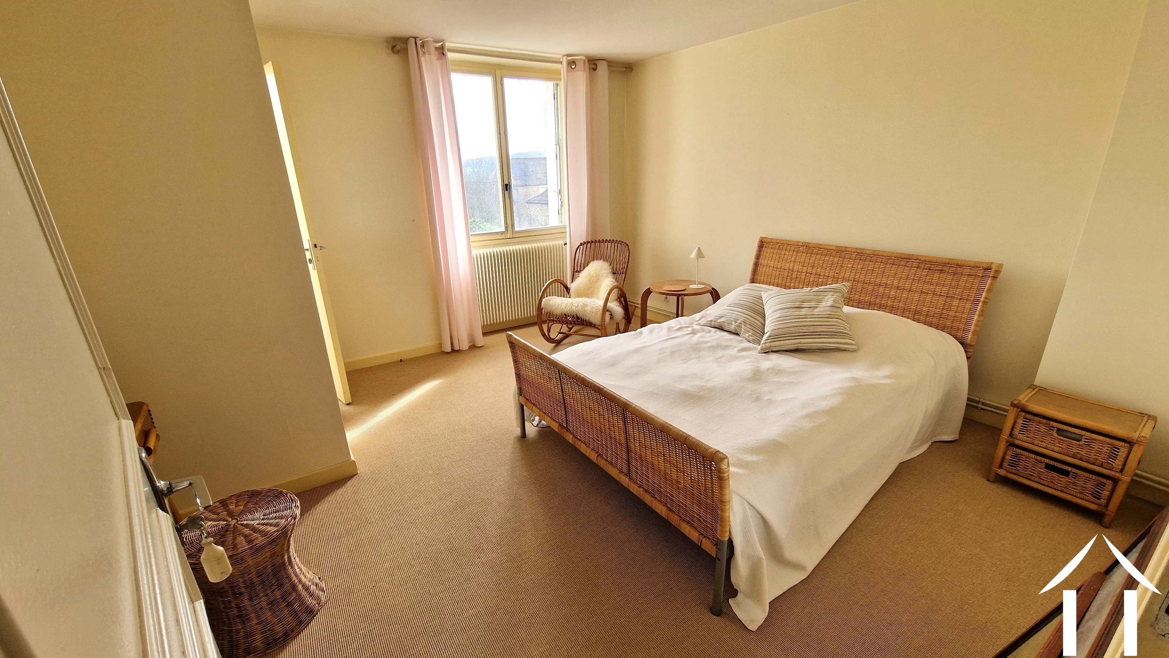Bedroom with view on the hills