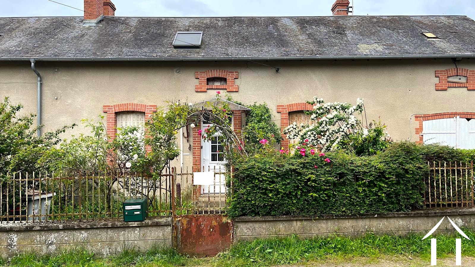 House for sale mont et marre, burgundy, cvh5658 Image - 2