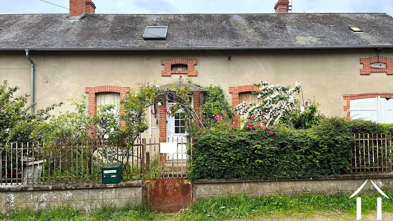 House for sale mont et marre, burgundy, cvh 5658 Image - 2