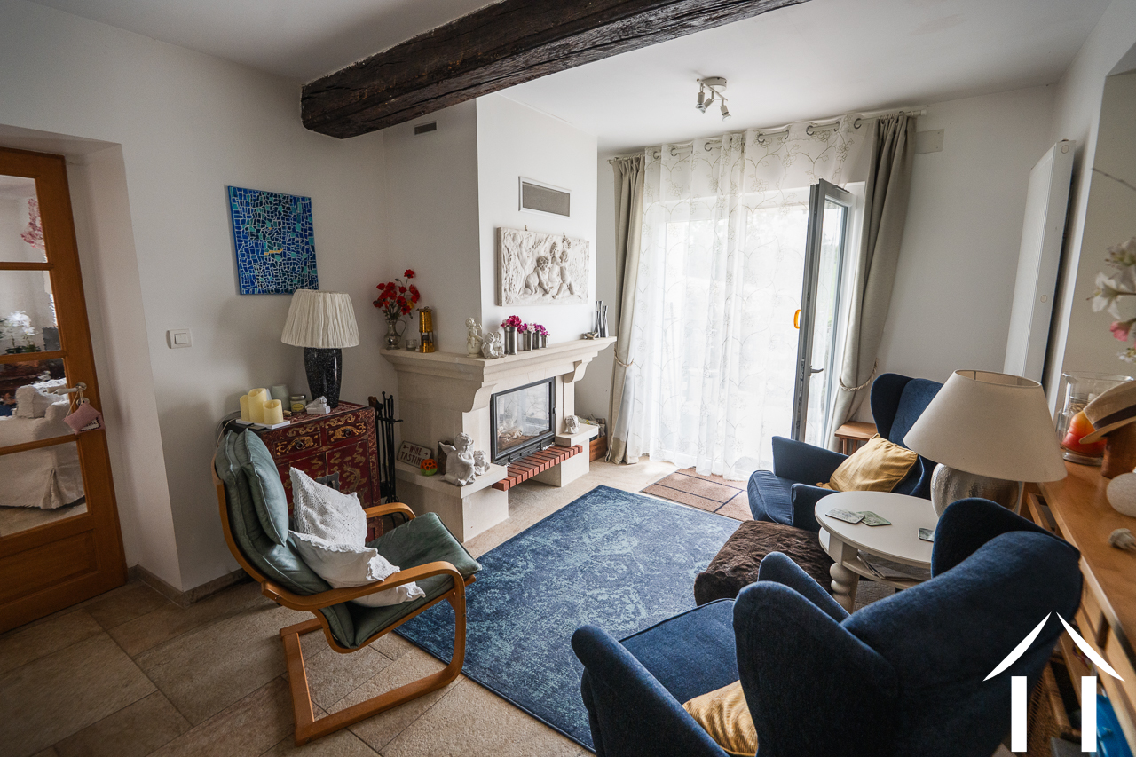 House for sale couches, burgundy, Ben5647D Image - 4