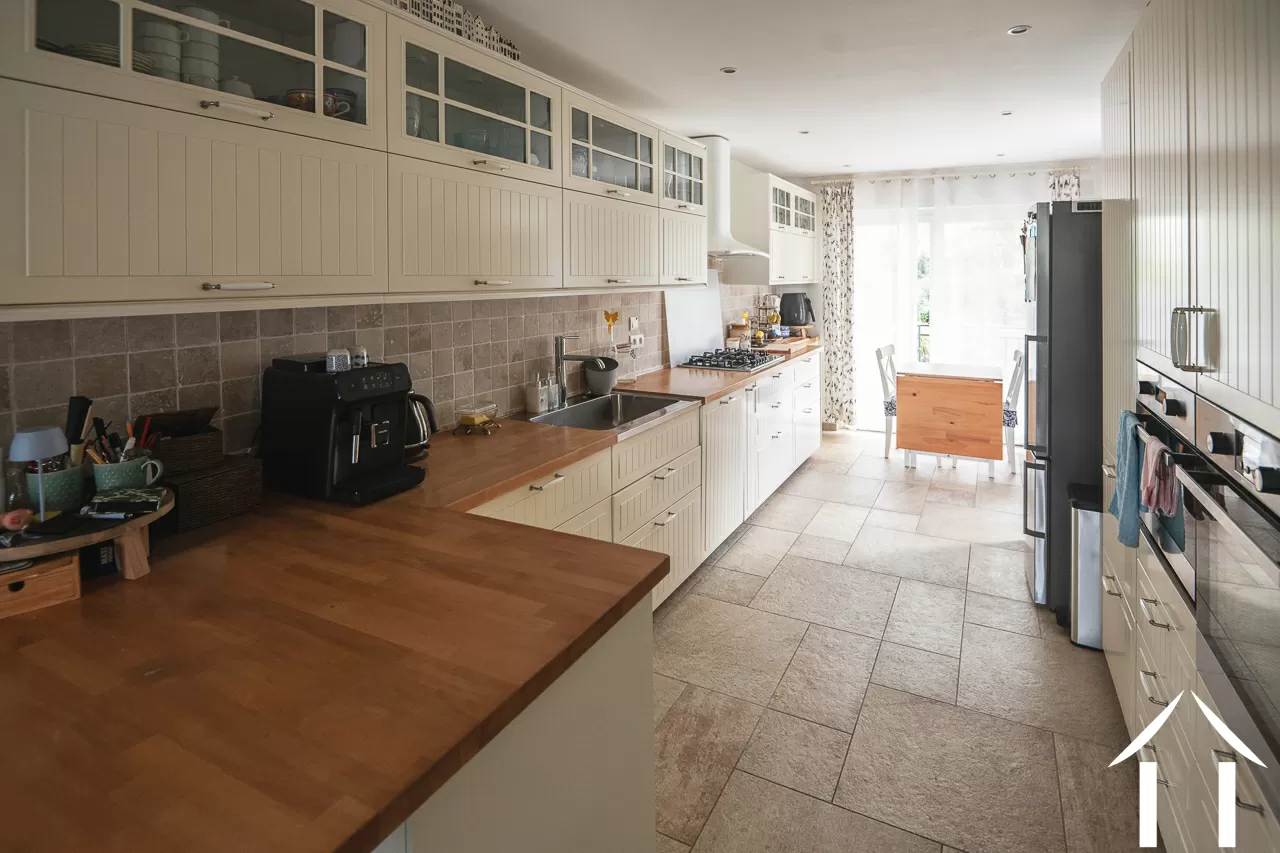 House for sale couches, burgundy, Ben5647D Image - 5