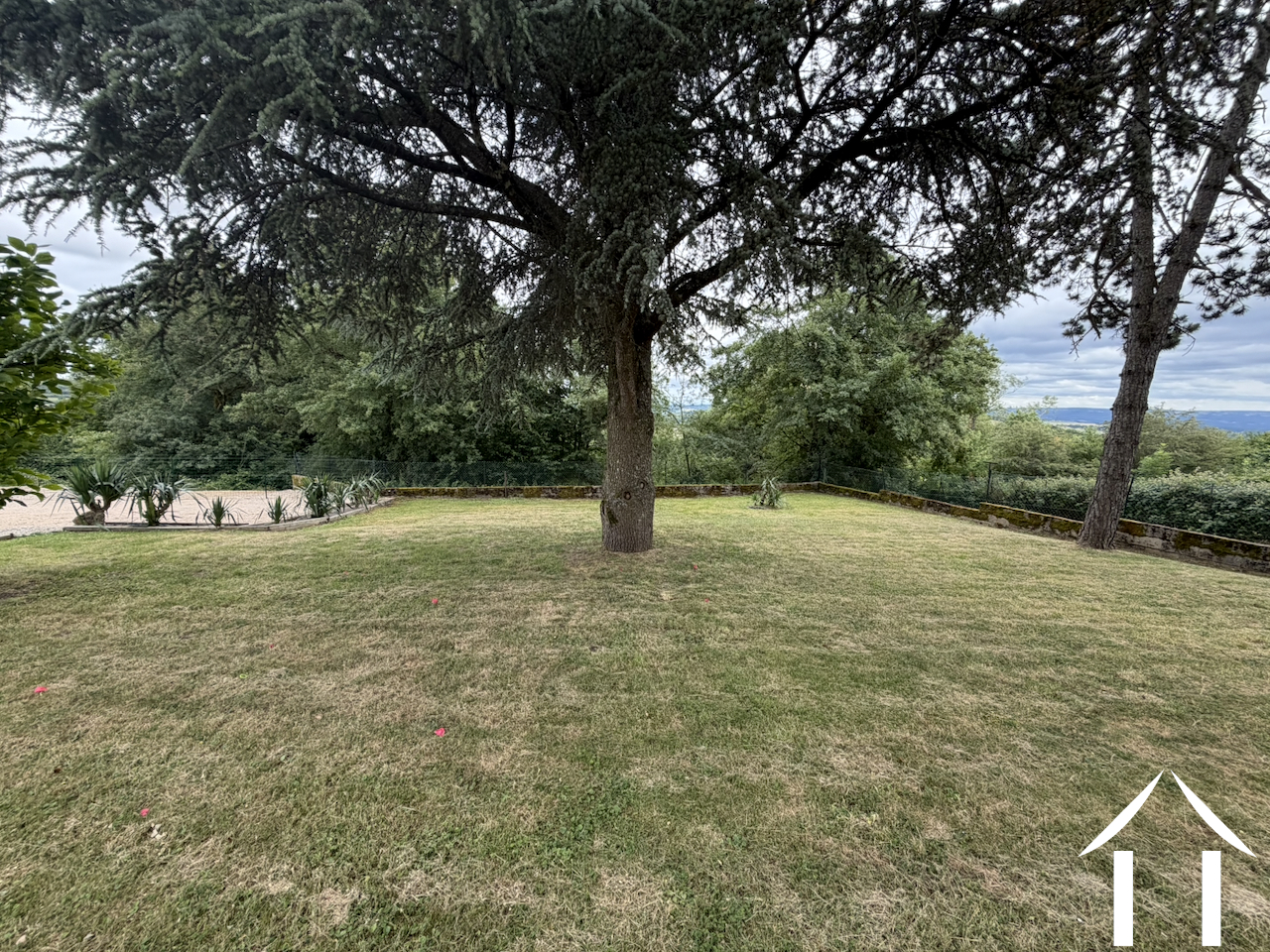 House for sale st gervais sur couches, burgundy, bh5678d Image - 3