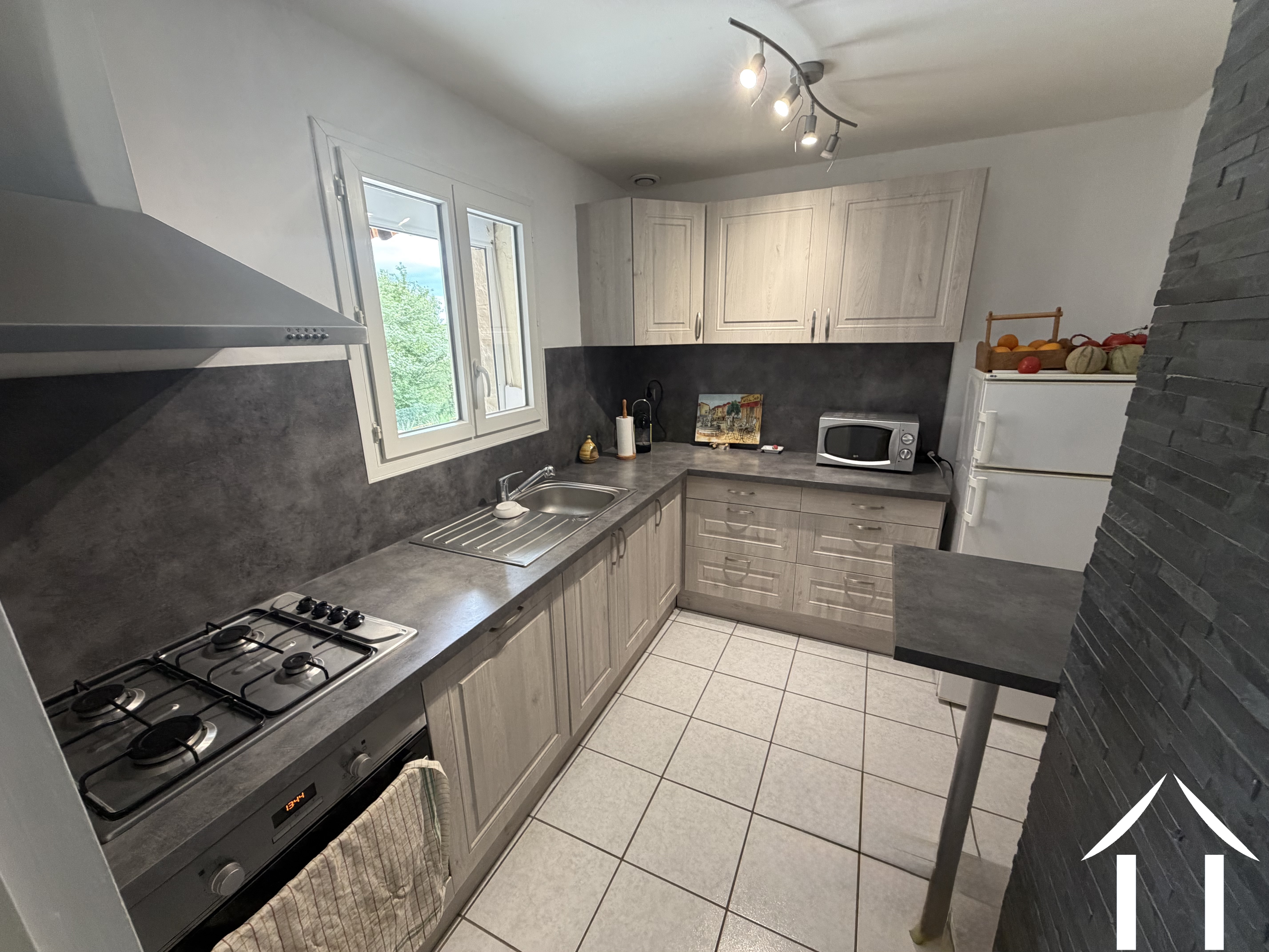 House for sale st gervais sur couches, burgundy, bh5678d Image - 6